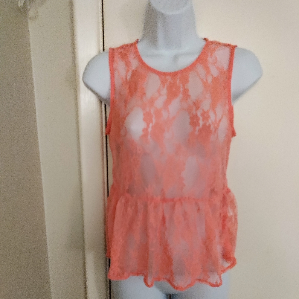 💸LAST CHANCE - NWOT Coral Sleeveless Sheer Floral Lace Top. C'est Toi Sz.S